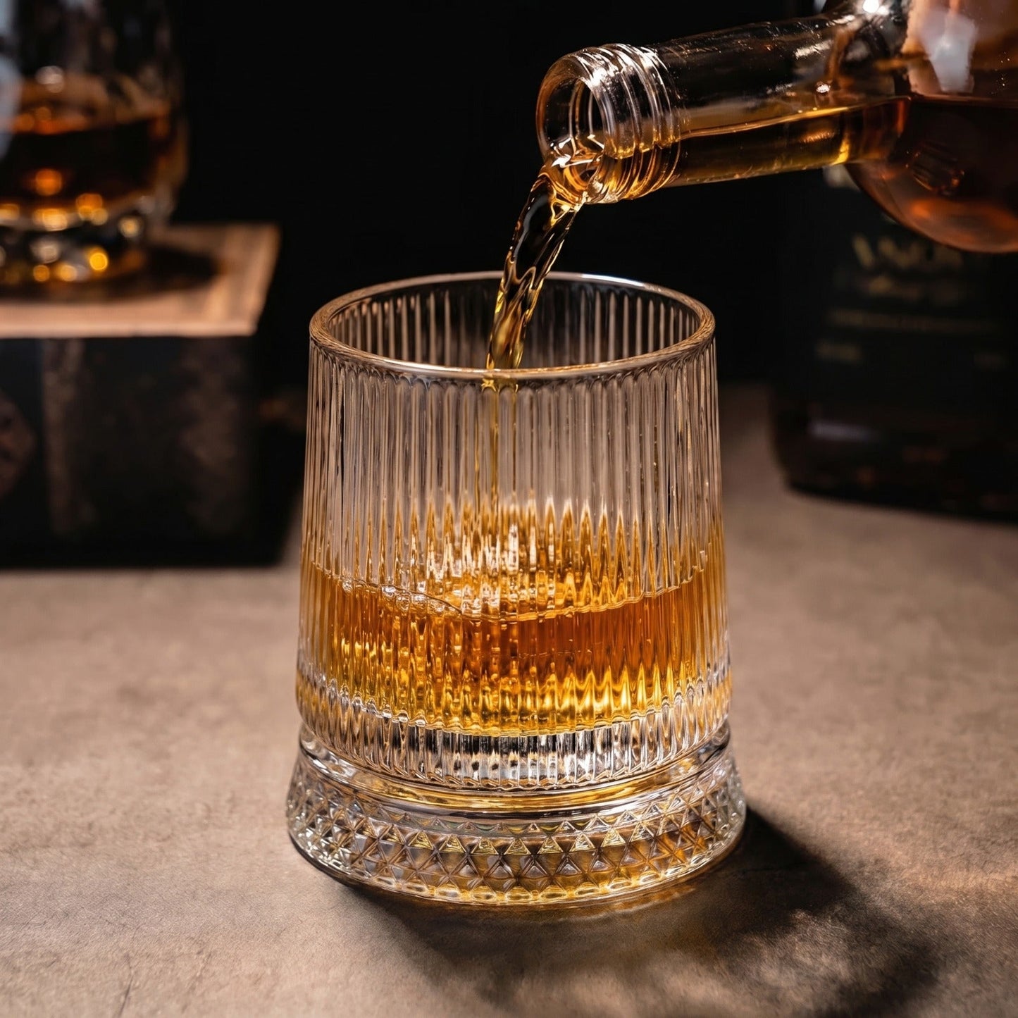Roselli™ Rotating Whiskey Glass